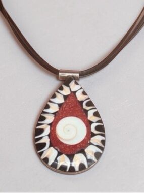 Handmade Teardrop Red and White Shell Pendant Necklace